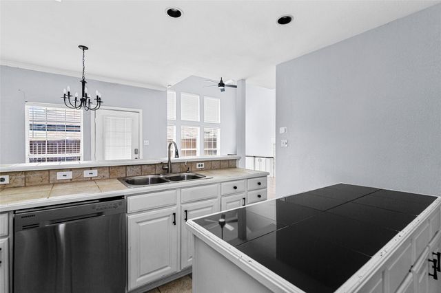 5103 Adamstown Place, Arlington, TX 76017