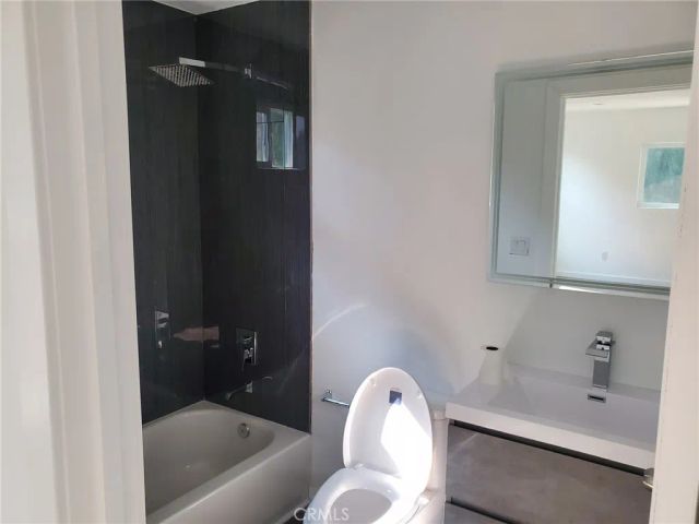 23041 Erwin, Woodland Hills, CA 91367