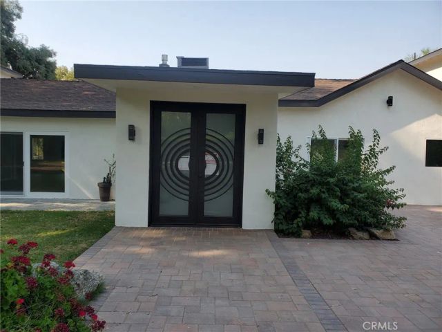 23041 Erwin, Woodland Hills, CA 91367