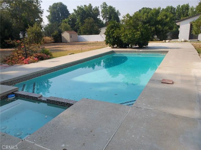 23041 Erwin, Woodland Hills, CA 91367