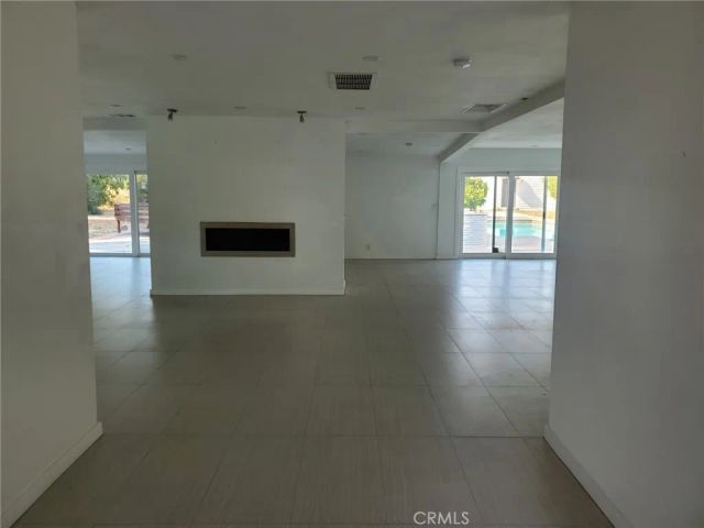 23041 Erwin, Woodland Hills, CA 91367
