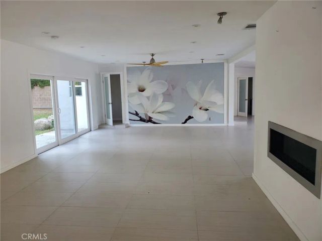 23041 Erwin, Woodland Hills, CA 91367