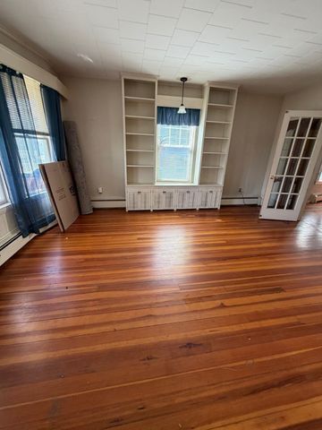 57 Glendale Ave, Peabody, MA 01960