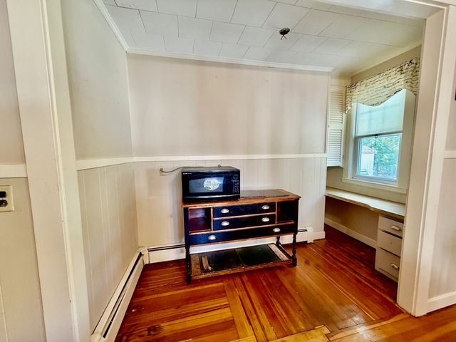 57 Glendale Ave, Peabody, MA 01960