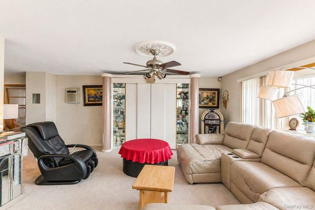 11 Seaford Road, Mastic Beach, NY 11951