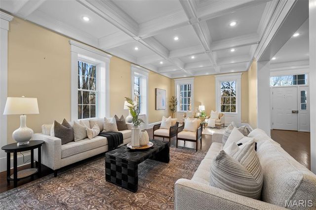 1 Southpoint Place, Washington, MO 63090