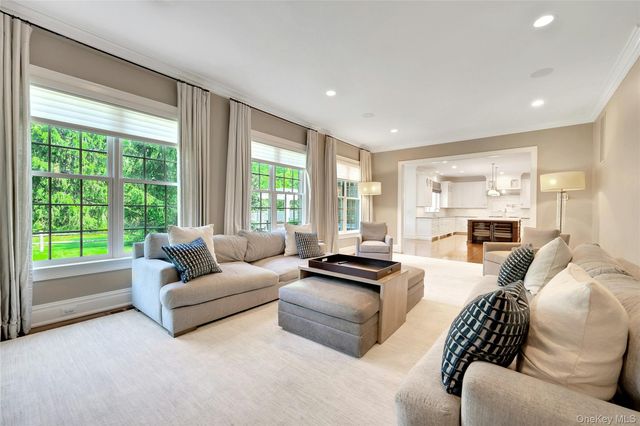 8-10 Championship Drive, Mamaroneck, NY 10543