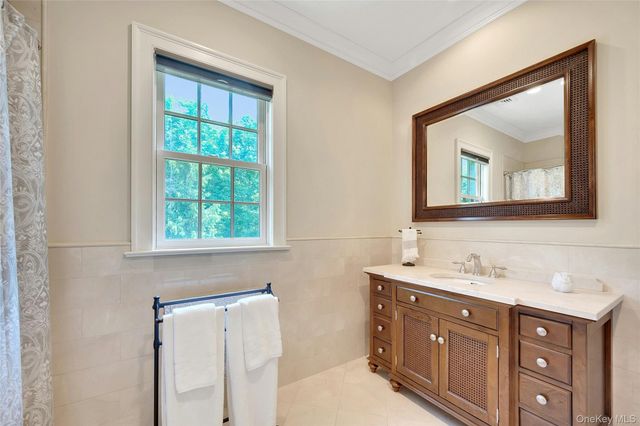 8-10 Championship Drive, Mamaroneck, NY 10543