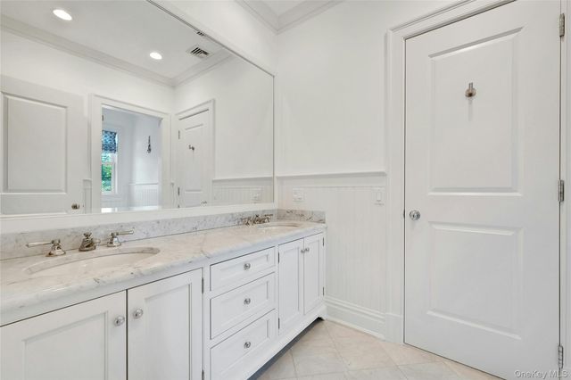 8-10 Championship Drive, Mamaroneck, NY 10543