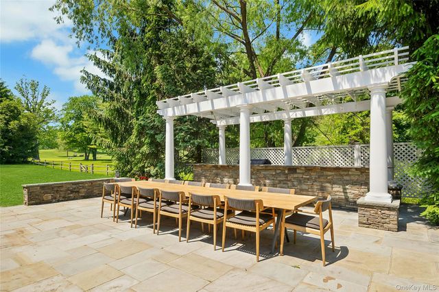8-10 Championship Drive, Mamaroneck, NY 10543