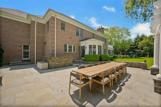 8-10 Championship Drive, Mamaroneck, NY 10543