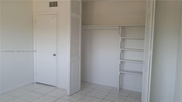 11840 NE 19th Dr 27, North Miami, FL 33181