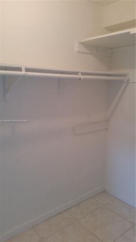 11840 NE 19th Dr 27, North Miami, FL 33181