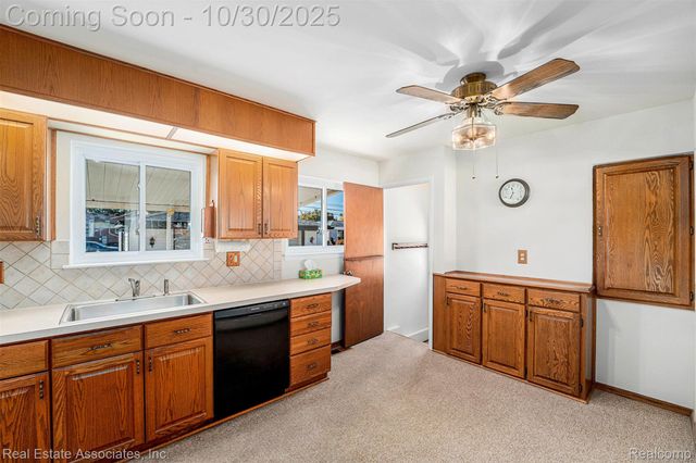 34309 Rosslyn Street, Westland, MI 48185