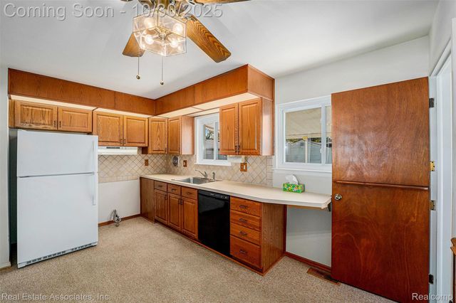 34309 Rosslyn Street, Westland, MI 48185