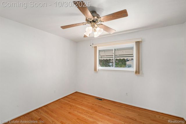 34309 Rosslyn Street, Westland, MI 48185