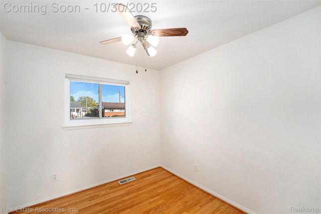 34309 Rosslyn Street, Westland, MI 48185