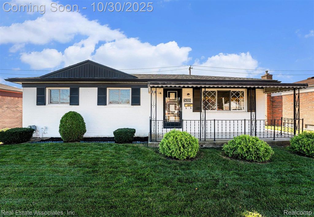 34309 Rosslyn Street, Westland, MI 48185