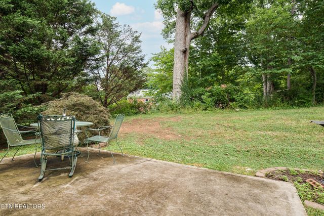 5082 Dovewood Way, Knoxville, TN 37918