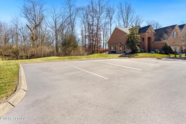 5082 Dovewood Way, Knoxville, TN 37918