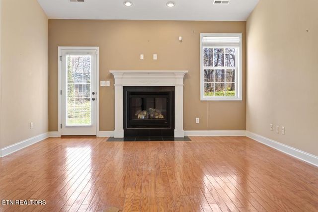 5082 Dovewood Way, Knoxville, TN 37918