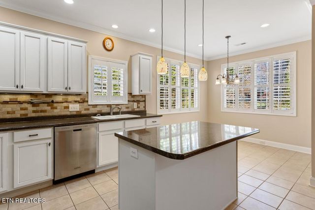 5082 Dovewood Way, Knoxville, TN 37918