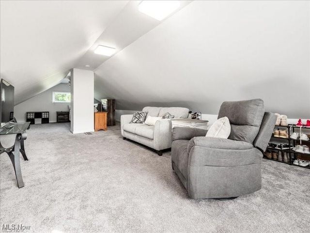 3900 Dillon Falls Road, Zanesville, OH 43701