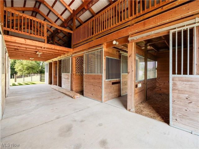 3900 Dillon Falls Road, Zanesville, OH 43701