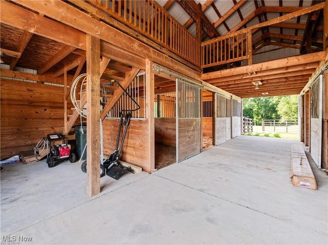 3900 Dillon Falls Road, Zanesville, OH 43701