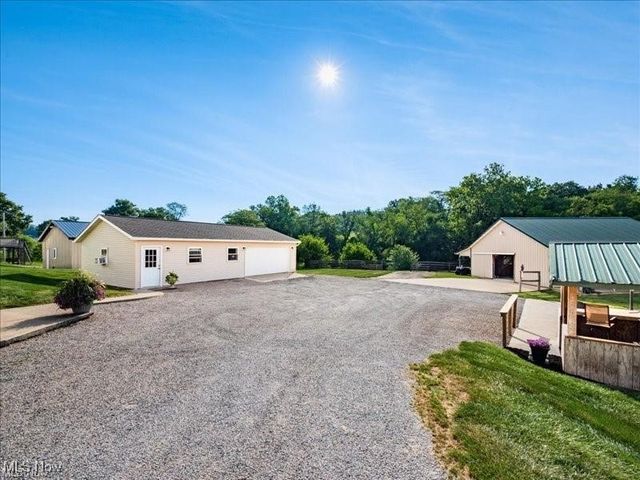 3900 Dillon Falls Road, Zanesville, OH 43701