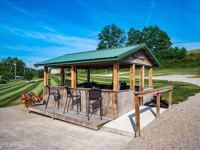 3900 Dillon Falls Road, Zanesville, OH 43701