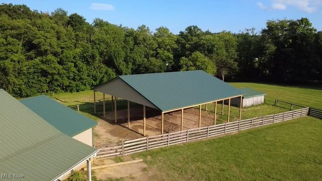 3900 Dillon Falls Road, Zanesville, OH 43701