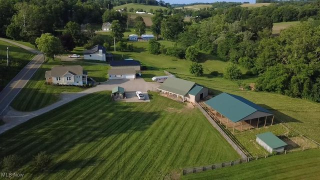 3900 Dillon Falls Road, Zanesville, OH 43701