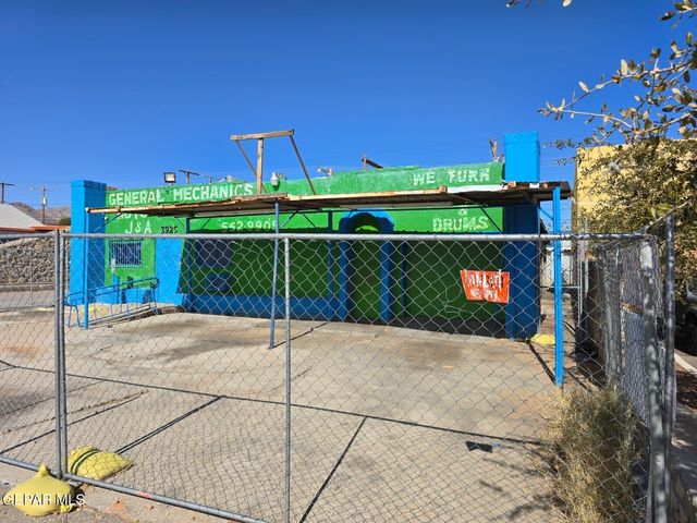 3925 FRED WILSON Avenue, El Paso, TX 79904