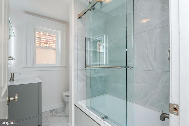 1221 E ST SE, Washington, DC 20003