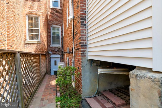 1221 E ST SE, Washington, DC 20003