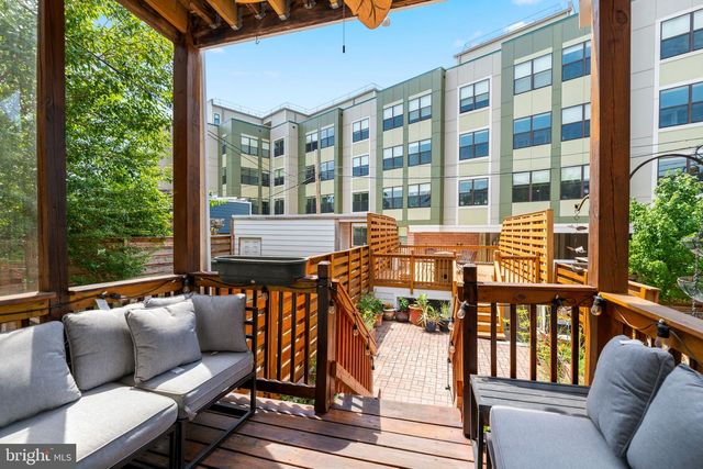 1221 E ST SE, Washington, DC 20003