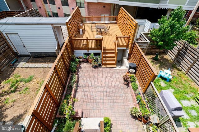 1221 E ST SE, Washington, DC 20003