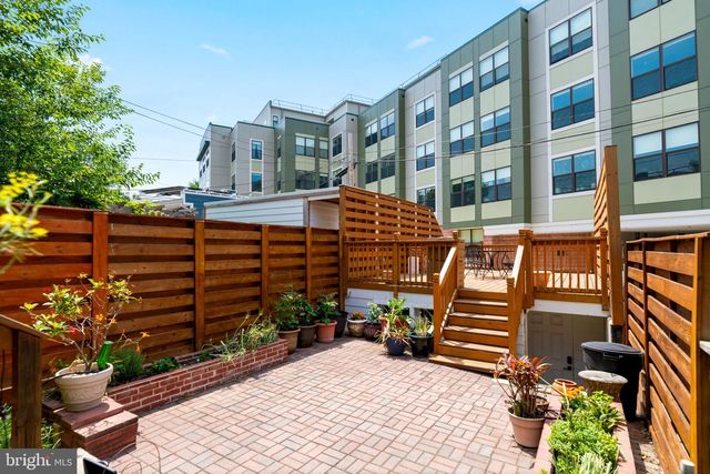 1221 E ST SE, Washington, DC 20003