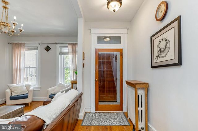 1221 E ST SE, Washington, DC 20003