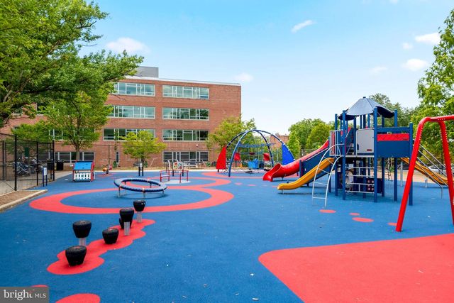 1221 E ST SE, Washington, DC 20003