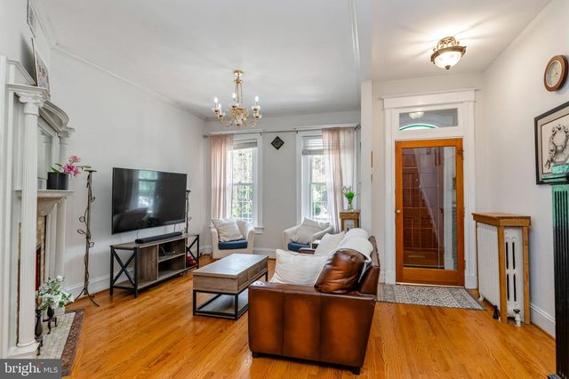 1221 E ST SE, Washington, DC 20003