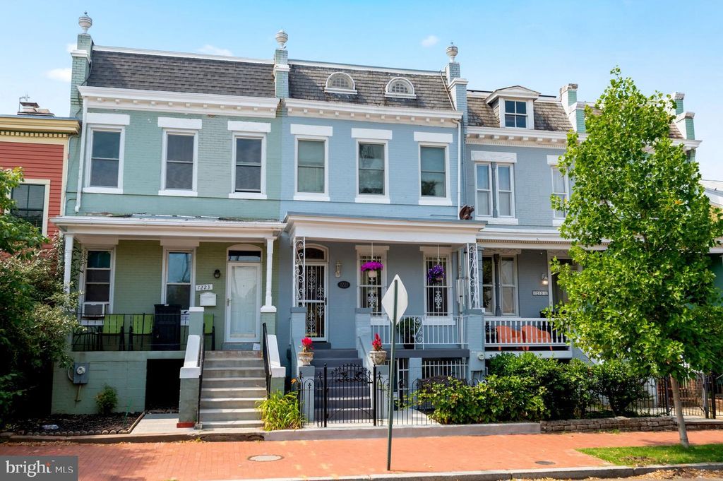 1221 E ST SE, Washington, DC 20003