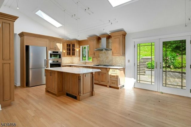 29 Dogwood Dr, Chester Twp., NJ 07930