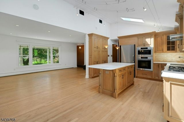 29 Dogwood Dr, Chester Twp., NJ 07930