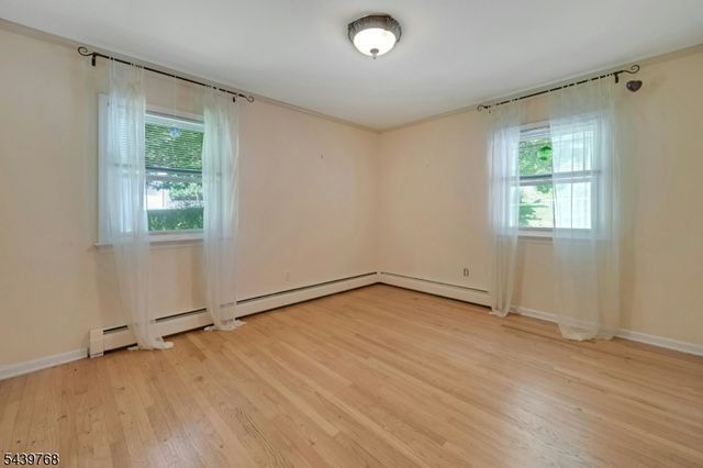 29 Dogwood Dr, Chester Twp., NJ 07930