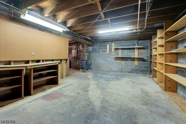 29 Dogwood Dr, Chester Twp., NJ 07930