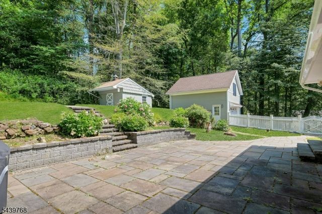 29 Dogwood Dr, Chester Twp., NJ 07930