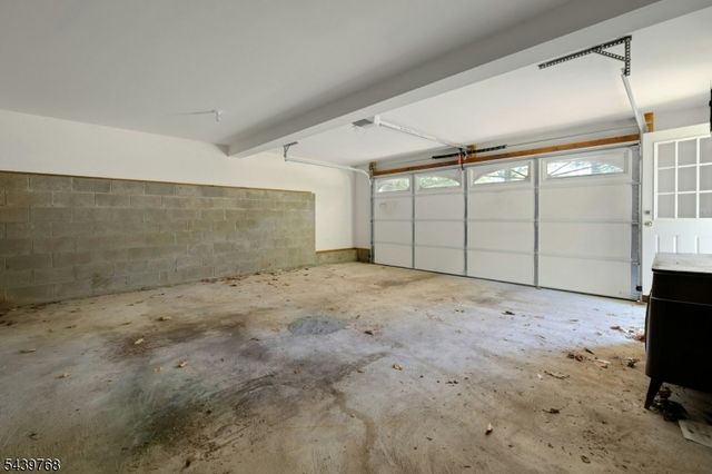 29 Dogwood Dr, Chester Twp., NJ 07930