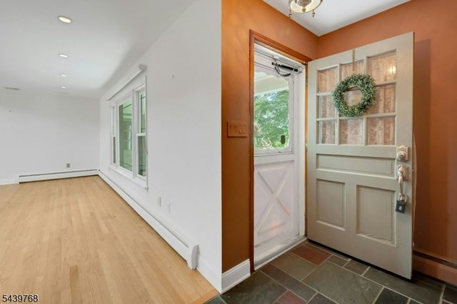 29 Dogwood Dr, Chester Twp., NJ 07930